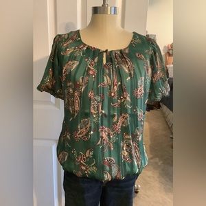 NWT Roz & Ali Floral Short Sleeve Bubble Hem Blouse Petite sizes Green Emerald